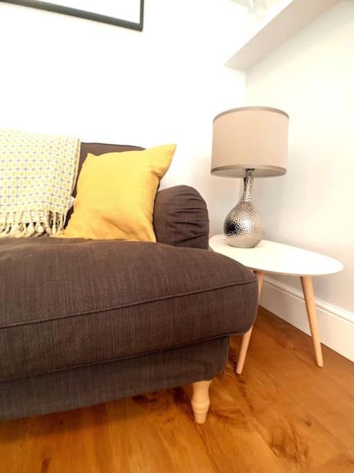 A Beautiful And Stylish 2 Bed Flat Close To Beach ボーンマス エクステリア 写真