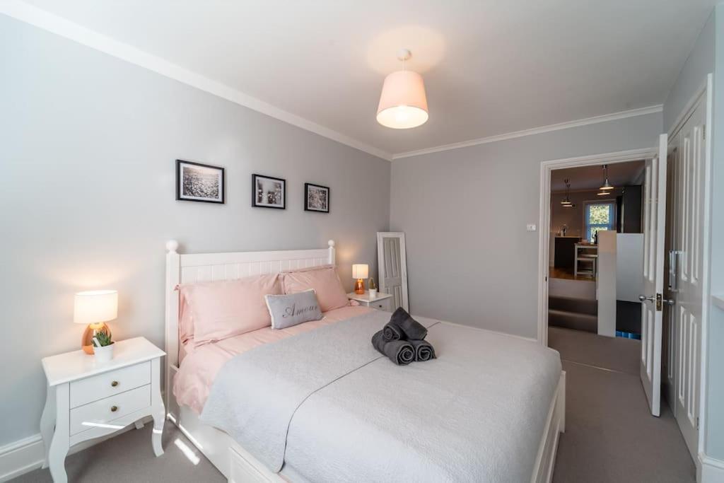 A Beautiful And Stylish 2 Bed Flat Close To Beach ボーンマス エクステリア 写真