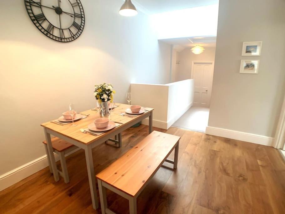 A Beautiful And Stylish 2 Bed Flat Close To Beach ボーンマス エクステリア 写真
