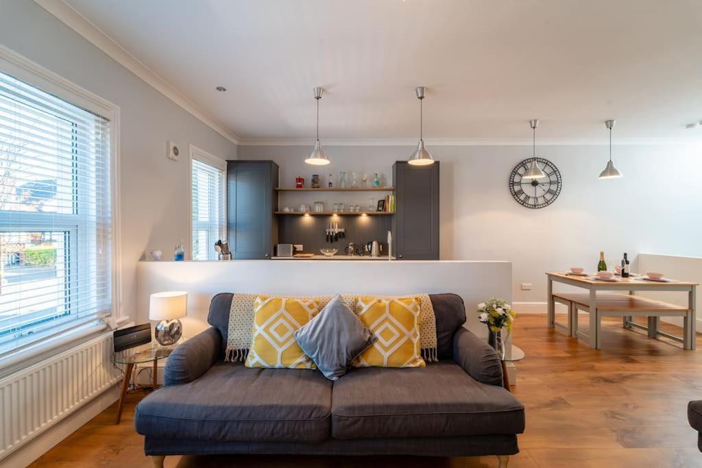 A Beautiful And Stylish 2 Bed Flat Close To Beach ボーンマス エクステリア 写真