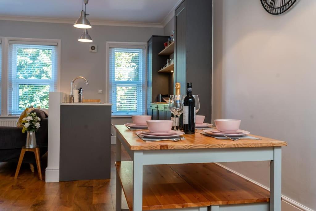A Beautiful And Stylish 2 Bed Flat Close To Beach ボーンマス エクステリア 写真