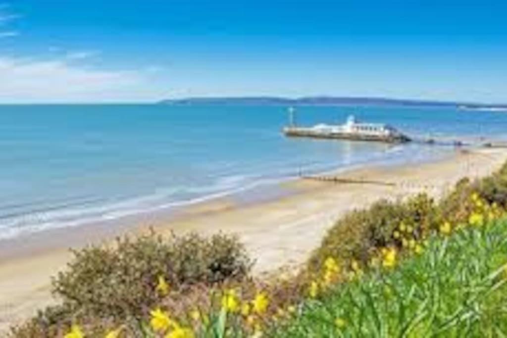 A Beautiful And Stylish 2 Bed Flat Close To Beach ボーンマス エクステリア 写真