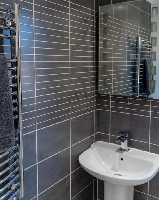 A Beautiful And Stylish 2 Bed Flat Close To Beach ボーンマス エクステリア 写真
