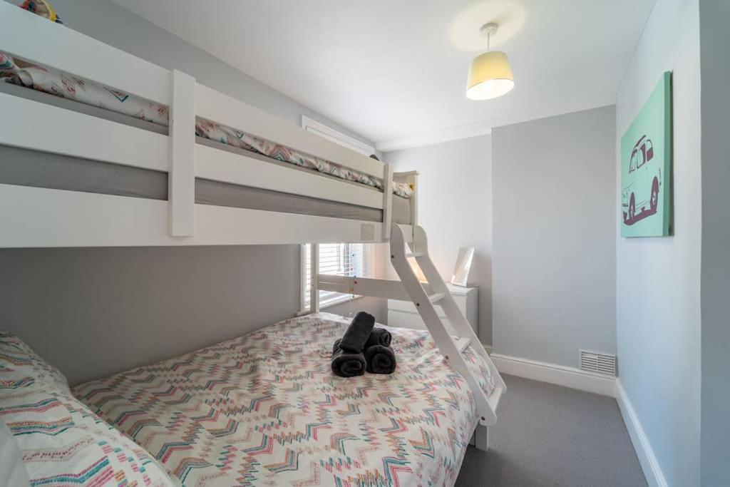 A Beautiful And Stylish 2 Bed Flat Close To Beach ボーンマス エクステリア 写真